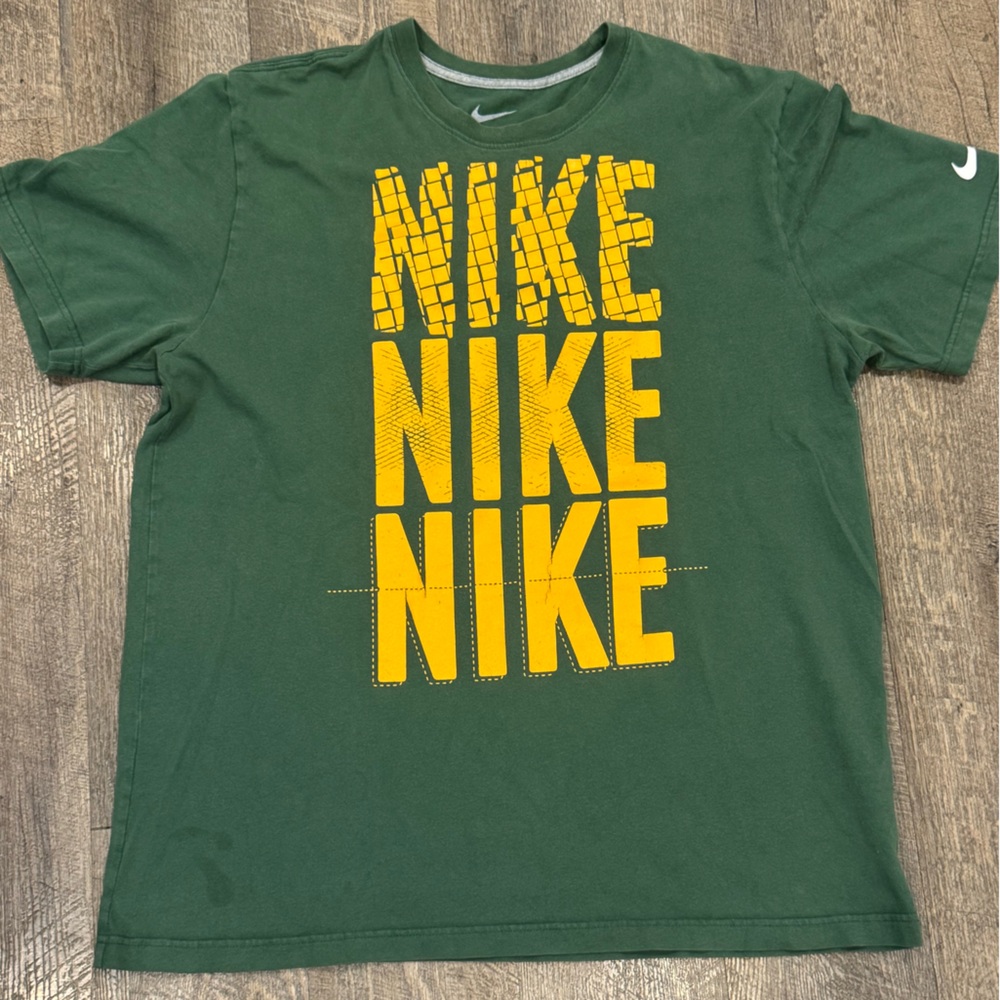Men’s XL Nike Forest Green Tee with Vibrant Yellow Graphic